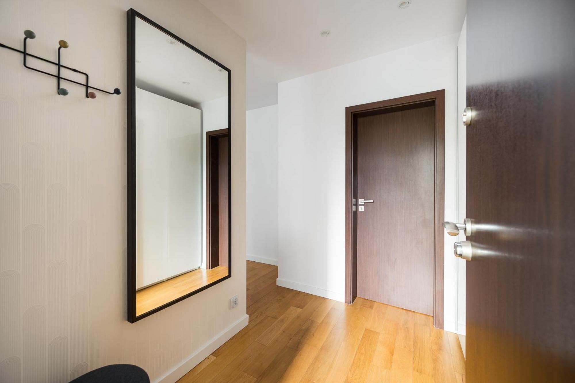 Metro Stoklosy 2-bedroom Appartement
